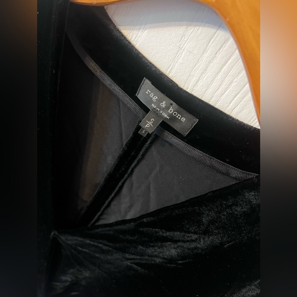 Rag & Bone Black Top Crafted of plush velvet SIZE SMALL - Picture 2 of 5